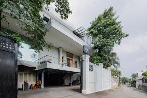 Urbanview Darmo Residence Bandung