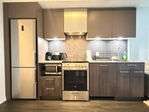 Cozy downtown 2BR , Steps from Eaton Centre