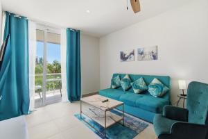 Akumal Caribbean 2BR Beach Condo Walk to Beach 7 Rooftop Pools