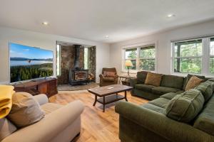 Silver Lining Lodge I Amazing Views I Hot Tub I Sauna I Activity Program