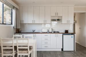 Tully Cottage - a home among the gum trees