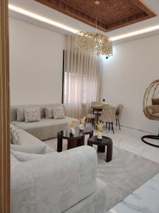 Prestigious, peaceful apartment near the train station