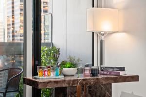 The Agarwood 2BR City Views Gym, Pool, Spa, and Sauna