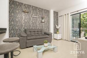 Hotel On By Zenya Host