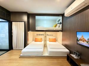 Sleep Walker Poshtel