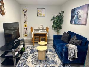 Cozy Private Suite Near Stoney Deerfoot Trails
