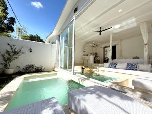 Mare 1BR Romantic Villa, 5 Min to Thomas Beach