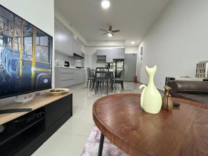 Rare 8 Pax Stay 3BR Near One Utama & Damansara