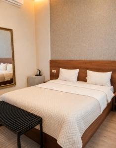2nd FLOOR Hotel