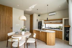 IVY Villa 1 Pererenan
