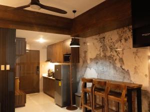 Woodvale at Alpine Villas, Crosswinds Tagaytay