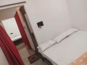 Maa yatri niwas home stay ujjain
