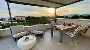 New Apartment Doktor Jan with Rooftop and Sea View Ciovo