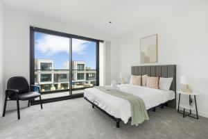Stylish Brand New 3-Level 3BR Home & Sleeps 10
