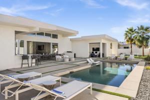 Oxygen @ Elemento49 - Pool Spa - Sleeps 16