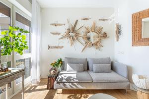 Great Lake View Artists Apartment