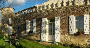 B&B / Chambres d'hotes Ancien Haras de la Tour : photos des chambres