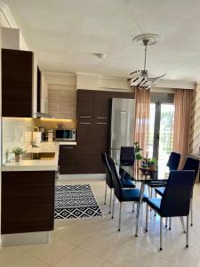 John Holiday Apartment