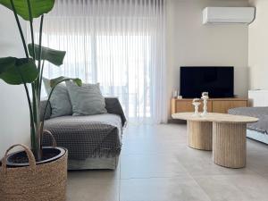 Pnoẽs Volos Luxury Suite with private parking