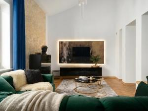 Golden Villa Saska Kępa Luxury Retreat with Garden & Design Interior