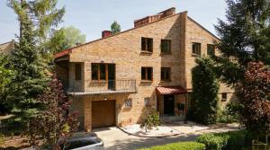 Golden Villa Saska Kępa Luxury Retreat with Garden & Design Interior
