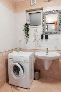 Amico Apartments
