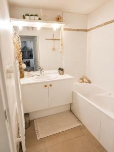 Petit cocon proche mer avec piscine et jardin