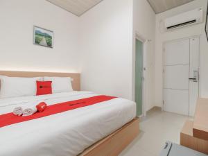 RedDoorz near Puskesmas Sei Jang Tanjung Pinang