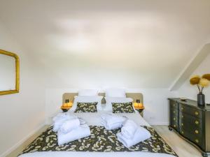 Stone Cottage With Spa In The Heart Of Cotentin