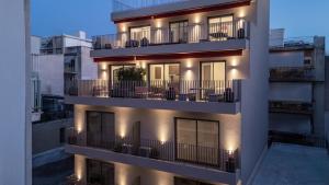 THE NIXON Luxury Suites and Apartment Hotel