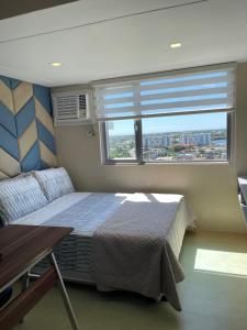 Comfy condo convenient location