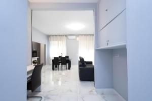 Cf Luxury House