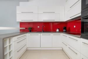 Air-Conditioned Two Bedroom Family Apartment by Noclegi Renters