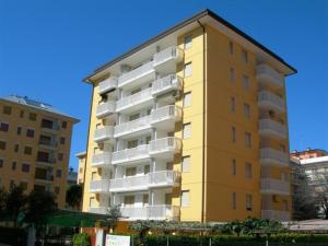 Seaside apartment in Bibione with parking