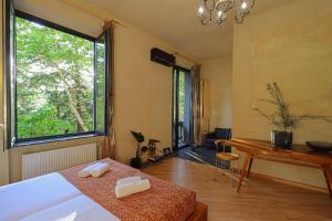 Central Tbilisi Cozy Studio Apartment - by Wehost