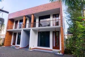 Aura Homes