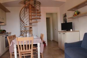One-Bedroom Apartment - Split Level