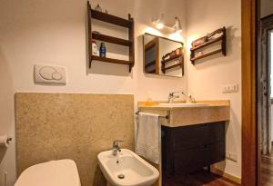 Alessandras Cozy Venice- Quiet Double Room & Private Bathroom with sharing kitchen
