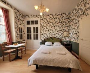 13 Bohemian Bienvenue B&B