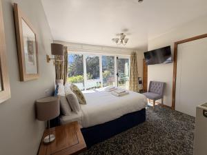 Loch Leven Hotel & Distillery