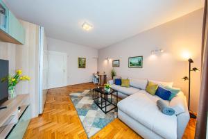 Zagreb 273 - 2 Bedroom Apartment - WiFi - Keybox entry - New - Monthly Rent - Modern