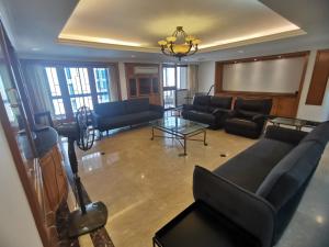 Luxurious SpaciousHome 17pax 4Bedroom Fahrenheit 88 Pavillon Bukit Bintang TRX AJH10