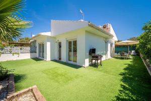 Beach Villa Ribot II by Sealand Villas