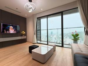 The Holiday HaLong Bay - LA Homestay