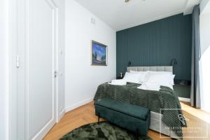 High-End 2BR, Ambassador building, Lift, Skyline view