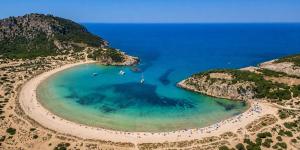 Dionis Haven - Sunny Retreat with Balcony