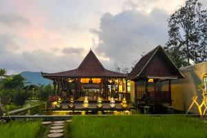 Anandinii Resort Sidemen by AGATA