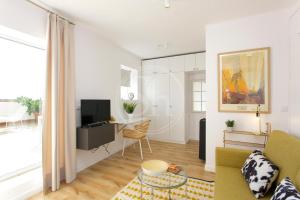 Cozy apartment with terrace & views Sagrada Familia
