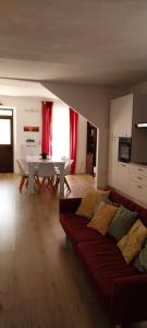 Casa sul lago - Modern Lake View Retreat, Parco della Majella
