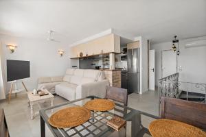 Panoramic Sea Views - Close to golf course RDR543